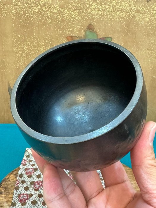 z日本回流銅磬銅缽一個，請聽一下視頻的敲擊聲，非常好聽，清澈悠