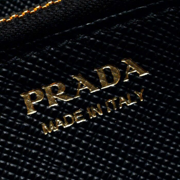 PRADA ► ( 黑色 × 金屬金色) 真皮 防刮壓紋 拉鍊長夾 皮夾 錢包 中性款｜100%全新正品 ｜特價!