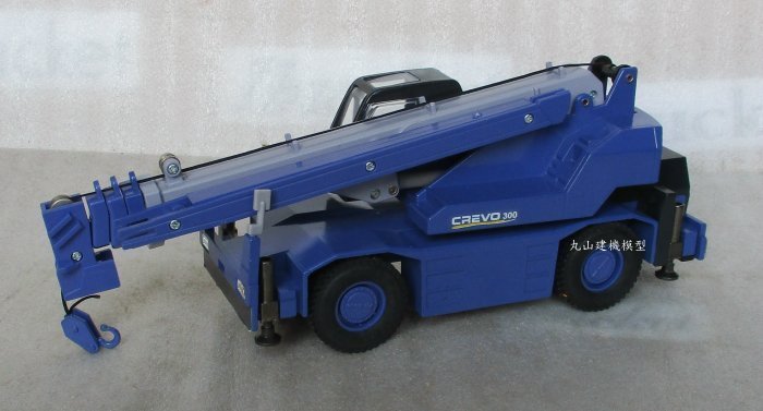 TADANO ROUGH TERRAIN CRANE CREVO 300 - 自動車