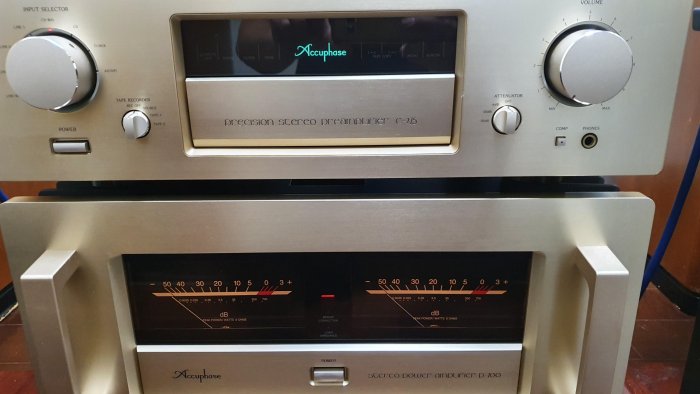 Accuphase C-275(前級) + P-700(後級)