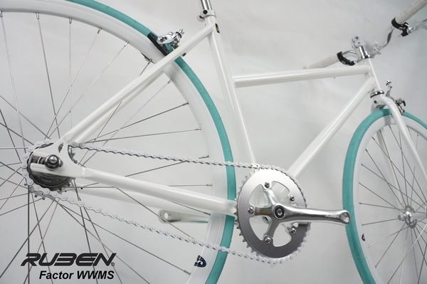 小哲居 RUBEN 魯班 女生專屬低跨點 FACTOR (FIXED GEAR)白 客製組車 單速車 特技車 優惠中