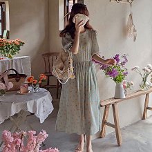 Bellee 正韓 顏色很美可愛花朵飄逸混紡短袖洋裝  (2色)  【0814-20】