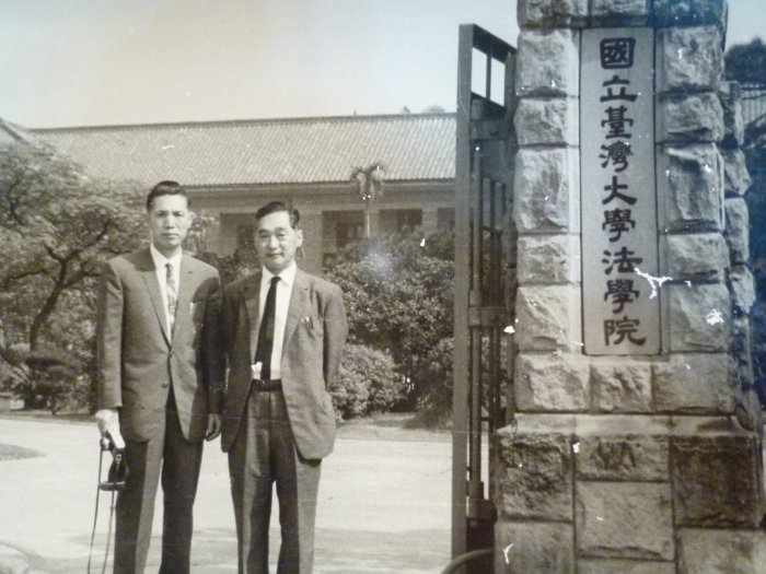 190825~國立台灣大學法學院~相關特殊(一律免運費---只有一張)老照片