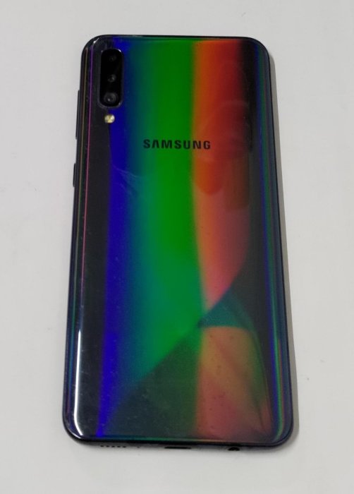 三星Galaxy  A50 6.4吋 20 : 9 全螢幕智慧型手機 6G /128G 大記憶體 Android 11 二手 外觀九成五新 使用功能正常