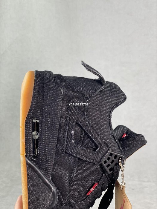 Air Jordan AJ4 Black CJ20   4  Levi’s x 男女鞋 AO2671-001