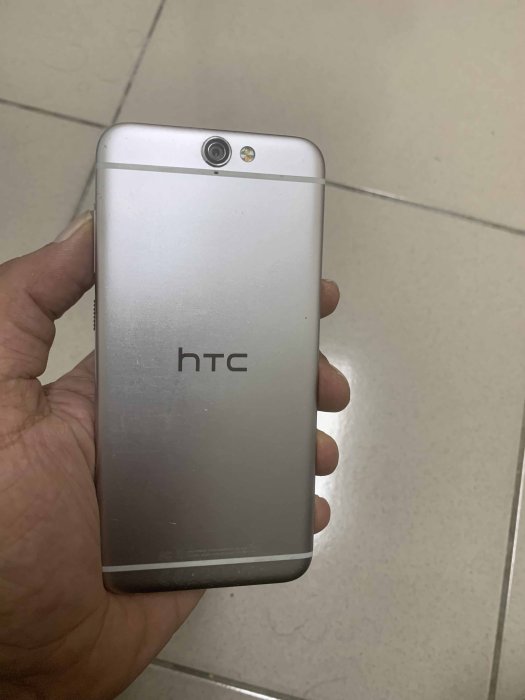 二手HTC One A9 16GB 1300 萬畫素 炭晶灰 (B67)