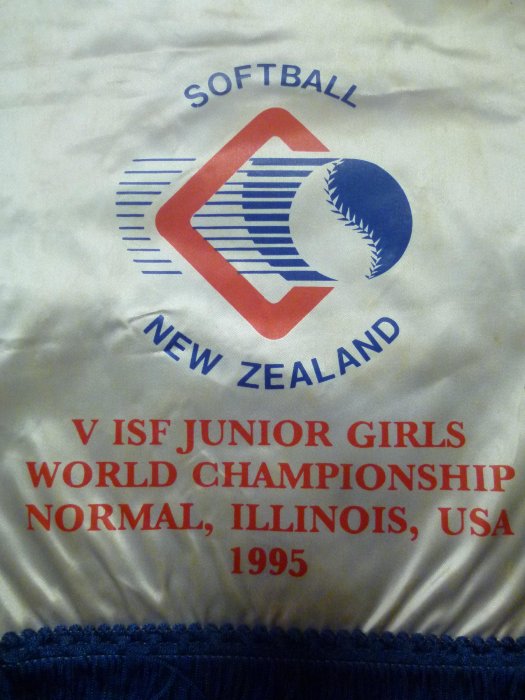 紐西蘭-世界冠軍1995年-壘球賽相關(郵寄免運費)絕版紀念小錦旗3件一起競標