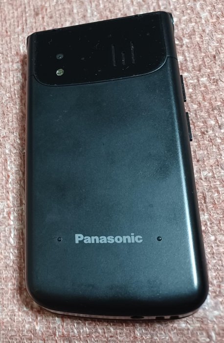 ╭✿㊣ 二手 Panasonic 松下 國際牌 4G孝親摺疊機/ 手機【VS-200】內外雙螢幕 超大字體/大音量/大鈴聲 送充電線充電頭 功能正常  $999