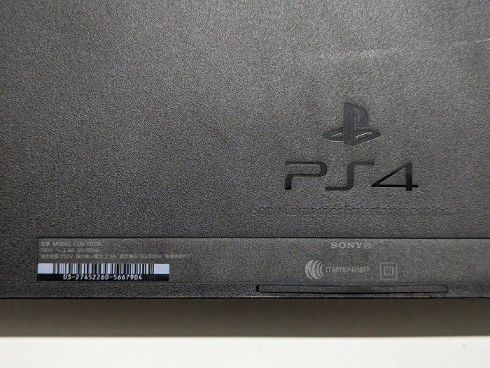 （ 很新的 二手） PS4主機 + 手把兩隻 PlayStation 4 PS4 主機 500G 極致黑 有原包裝紙盒