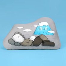 【日貨代購CITY】2019AW KAWS HOLIDAY JAPAN Cushion 富士山 靠墊 灰 限量 現貨