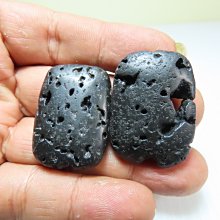 【競標網】天然泰國黑隕石(火山熔岩)原礦大胸墬2個(P04)25克(天天處理價起標、價高得標、限量一件、標到賺到)
