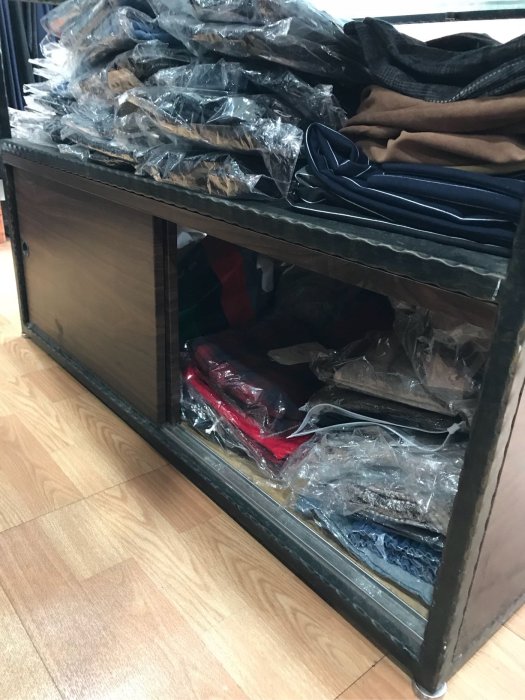 二手 服飾店 中島櫃 展示櫃 層板櫃 玻璃 工業風(原價27000元）