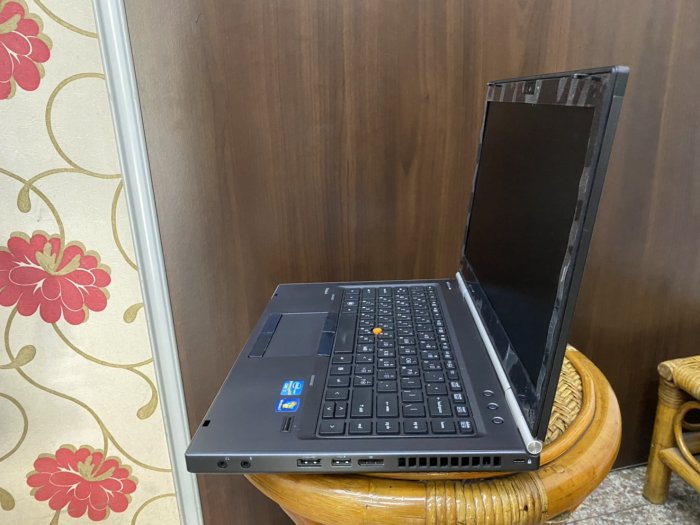 ^^華津電腦^^HP 8460W 14吋 i7筆記型電腦 i7-2620M，4G，640G 岡山可自取