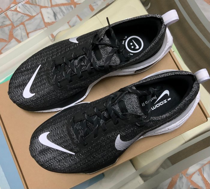 全新   Nike invincible 3 Run FK 黑色 潑墨 慢跑鞋  1元起標