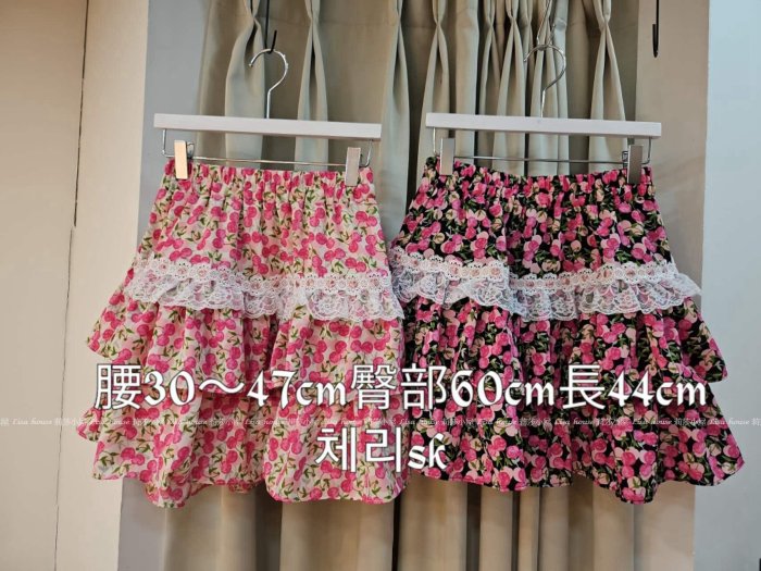 【莉莎小屋】💝正韓 Korea 春款新品(代購)✈拼接蕾絲荷蛋糕花短裙👚👖E890430
