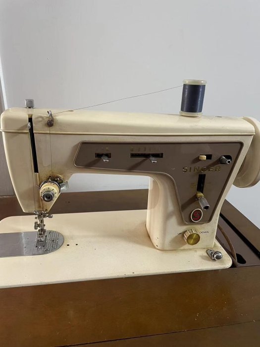 Singer勝家古董級老式縫紉機 正常使用 不用的時候可以當