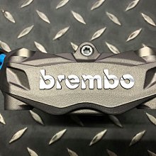 Brembo 鑄造一體式輻射卡鉗 AK550  輻射卡鉗 灰底銀字 活塞32/32 孔距100mm