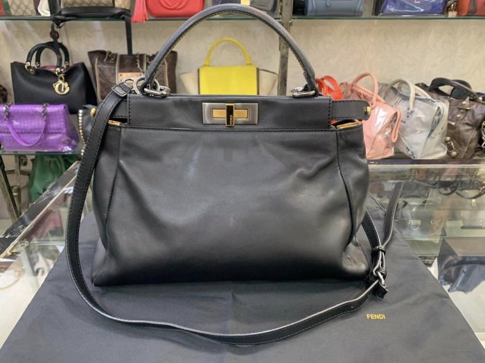 女人街國際精品"FENDI 經典款 PEEKABOO 黑色 手提 肩背 斜背包