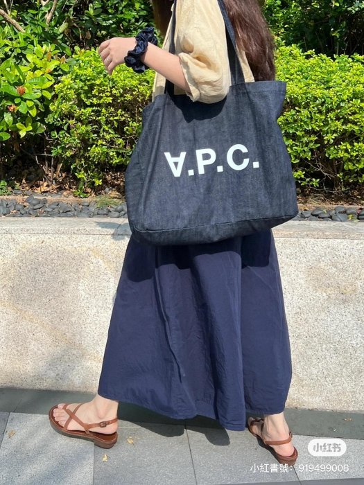 《Patty》代購 A.P.C. APC tote 購物包 托特包 可肩背 可手提 深藍色 (橫式) **特價**
