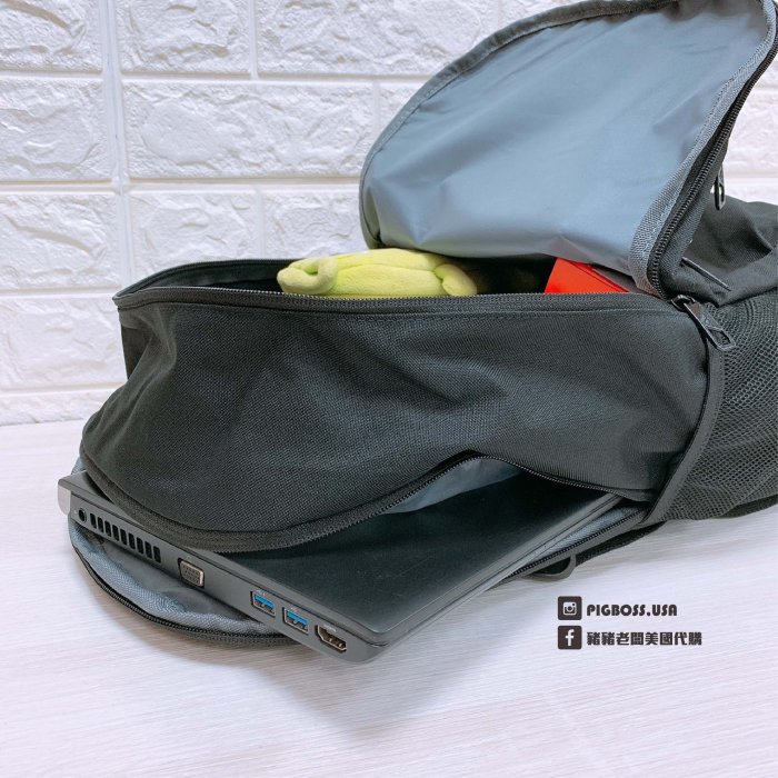 【豬豬老闆】ADIDAS BACKPACK 黑白色 LOGO 水壺袋 運動背包 後背包 書包 筆電包 DM2909