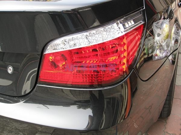 ~~ADT.車燈.車材~~BMW E60 04 05 06 類小改款 LED光柱尾燈組 紅白/紅黑兩種顏色