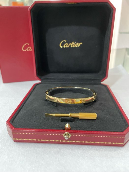 【喬瑟夫二手名店】真品 Cartier Love 手環 黃K金 尺寸18號 近全新 售出