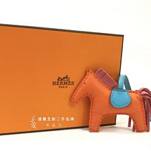 高雄店 遠麗全新二手名牌館~K5405 Hermes 橘身藍繩粉紅尾羊皮小馬兒娃娃吊飾RODEO PM