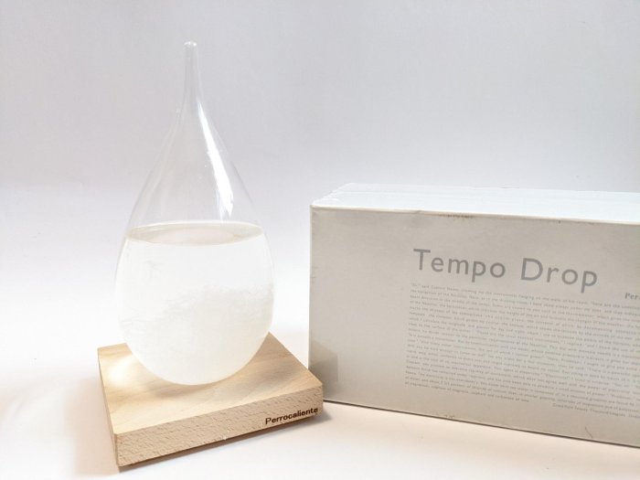 全新正品Tempo Drop水滴天氣瓶
原裝未拆封膜（另有全新無外盒樣品可選擇）耶誕聖誕生日禮物