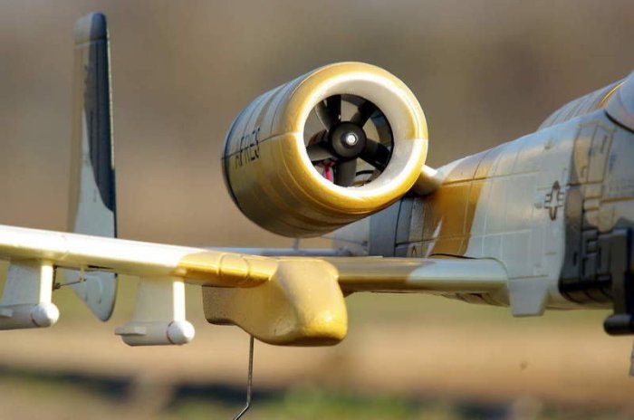 《TS同心模型》A-10 /A10疣豬攻擊機 可收腳 閃電塗裝 雙發64mm導風扇空機 (EPO)