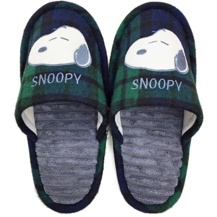 §A-mon日本雜貨屋§日本正版PEANUTS SNOOPY 可愛毛絨 綠格紋造型* 保暖室內拖鞋 外部縫線 現貨