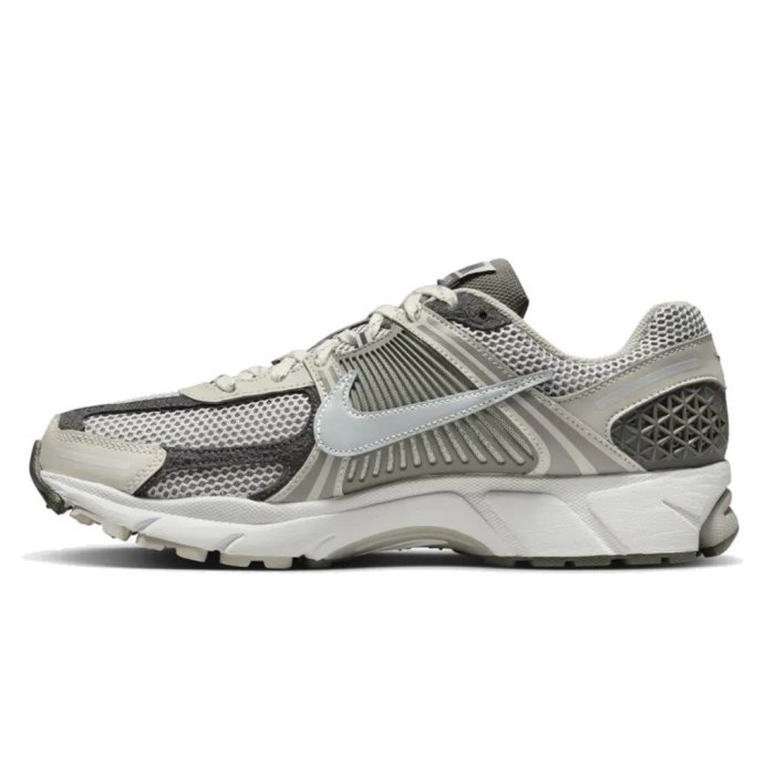 【A-KAY0】NIKE ZOOM VOMERO 5 IRON ORE FLAT PEWTER 卡其灰【FD0791-012】