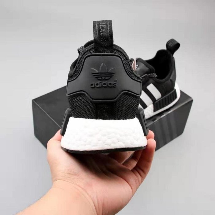 Adidas NMD R1 黑白 日文 百搭 時尚 休閒運動慢跑鞋 G27331 男鞋