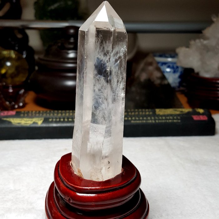 [Disk水晶][天使的羽毛]藍針水晶激光柱(帶平行生長紋)送木座 NA-20