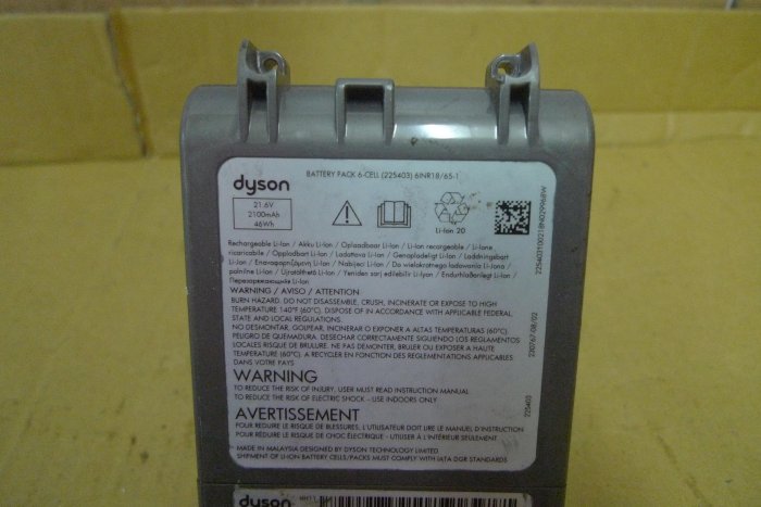以琳隨賣屋~dyson 吸塵器鋰電池 21.6V 2100mAh 功能正常『一元起標 』(00975)
