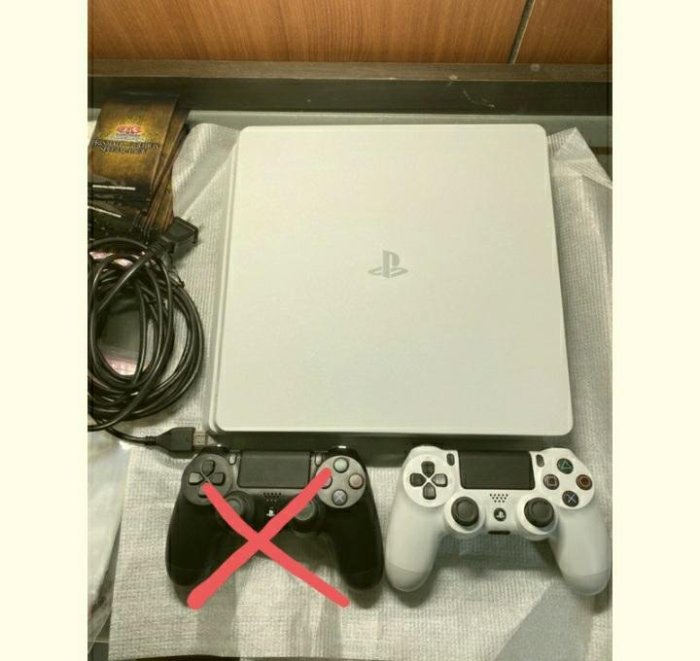 已售出！PS4 slim CUH-2017A 500G 冰河白 神諭 2k16