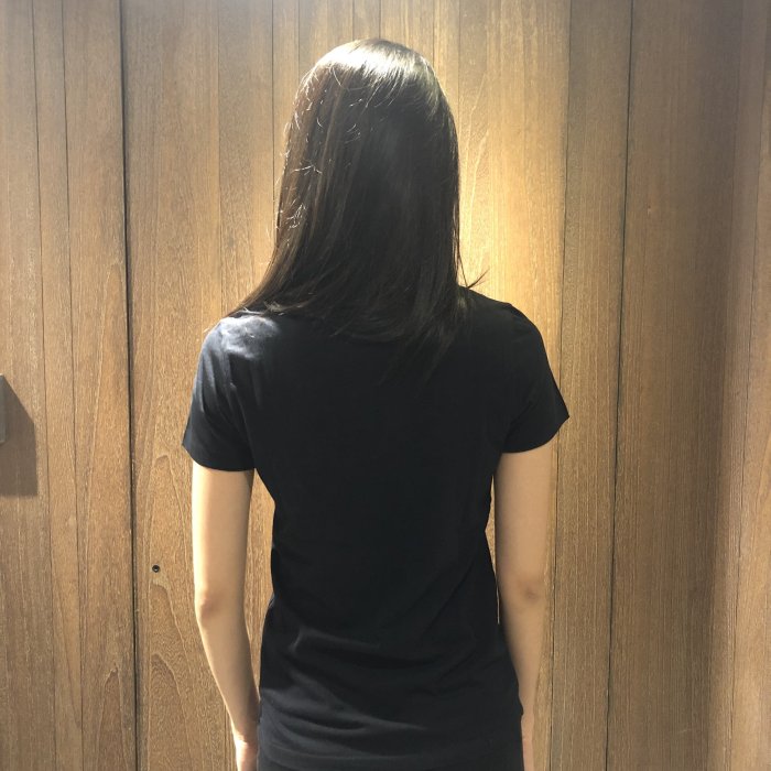 美國百分百【全新真品】Guess T恤 T-shirt 短袖 短T U領 浮雕logo 女 黑色 J342