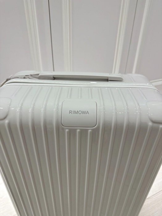 RIMOWA Essential Check In尺寸M 26吋白色全新行李箱拉鍊款