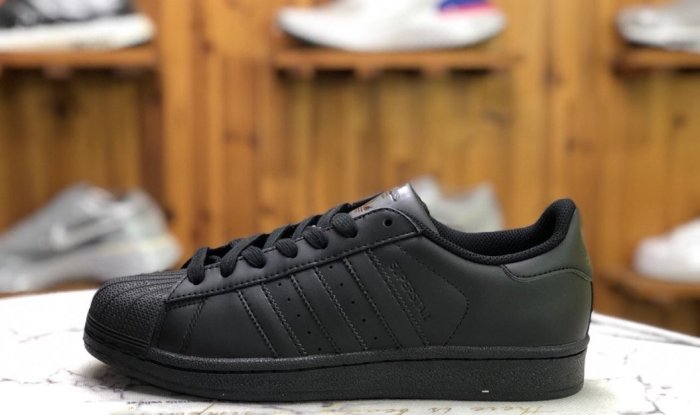 ADIDAS ORIGINALS SUPERSTAR 全黑 皮革 貝殼頭 低幫 滑板鞋 AF5666 情侶鞋