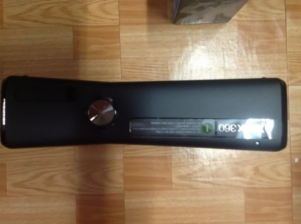 Xbox 360 4G 黑色新製程  （美國機）