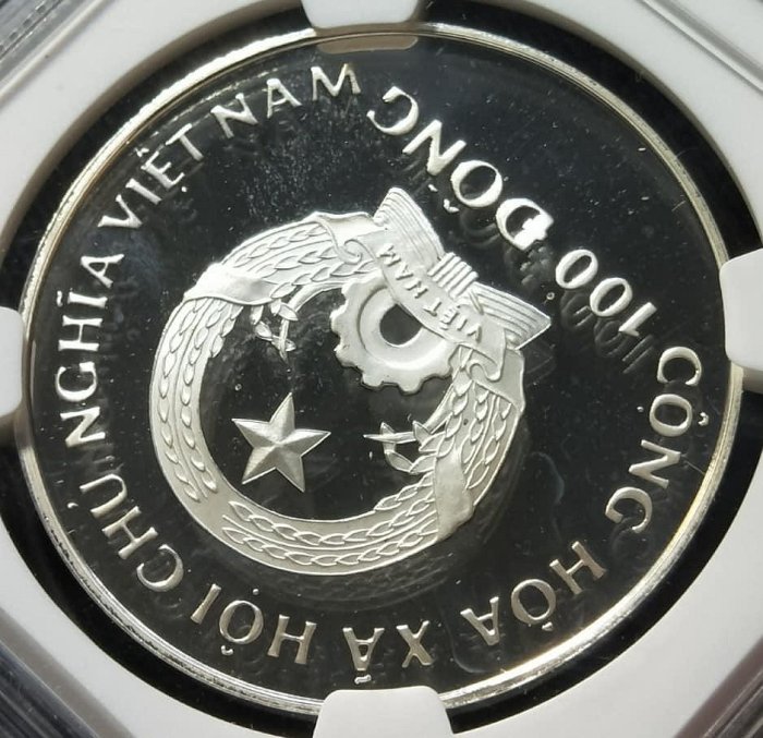 NGC PF67 ULTRA CAMEO 1989年越南世界足球盃100盾精鑄紀念銀幣 (季軍分)