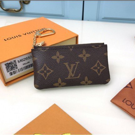 Louis Vuitton Pochette con catenella 