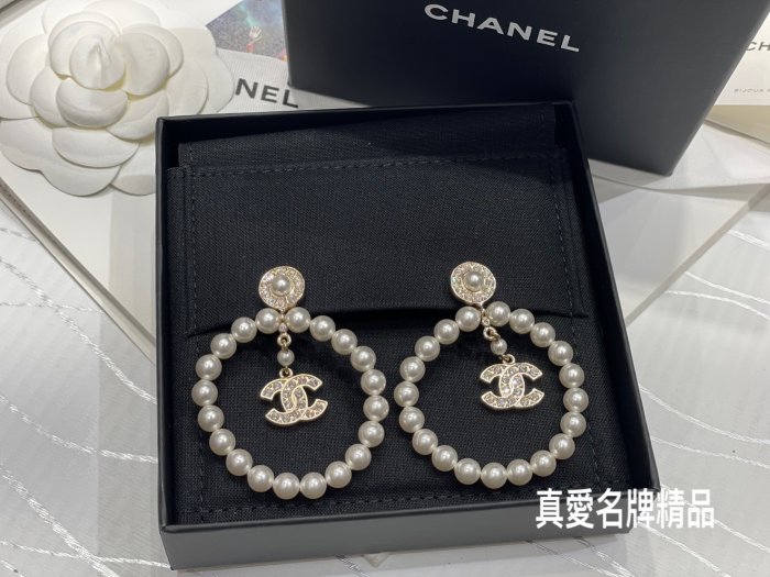 《真愛名牌精品》CHANEL AB4991  大圓圈珍珠 內雙C水鑽 夾式耳環 *全新*代購