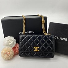 【哈極品】二手品《CHANEL 香奈兒 雕花雙Ｃ 菱格紋調節扣 黑色羊皮  WOC肩背包/側背包》