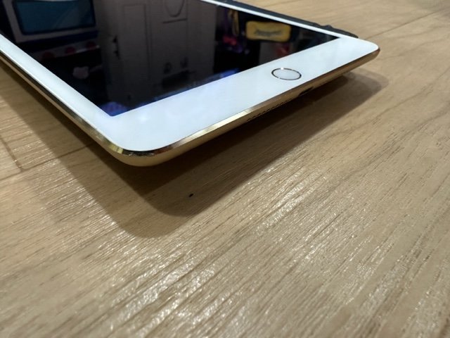 (降價)外觀新 iPad mini4 64G LTE WiFi+Cellular 金 可插卡 線上課導航空拍機追劇都好用