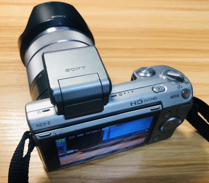 【手機寶藏點】SONY NEX-5 微單眼相機 變焦鏡(18-55mm)+定焦鏡(2.8mm) 附充電線材