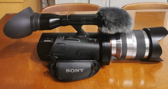 SONY索尼NEX-VG900可交換鏡頭式(含鏡頭SEL18200)全幅數位攝影機