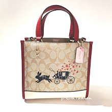 就愛精品店❤️ COACH 限量款 玉兔馬車圖案裝飾手提/斜背兩用包(小款)- 附提袋 #CF404