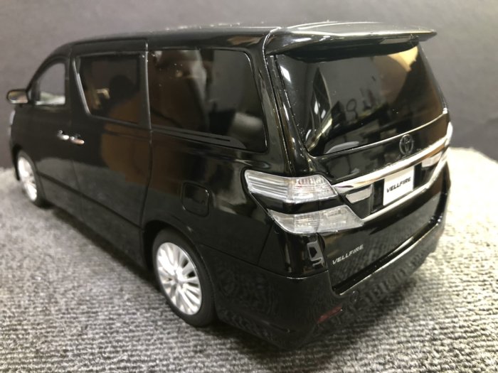 【JP.com】KYOSHO 京商 1:18 SAMURAI武士系列 TOYOTA VELLFIRE 黑色