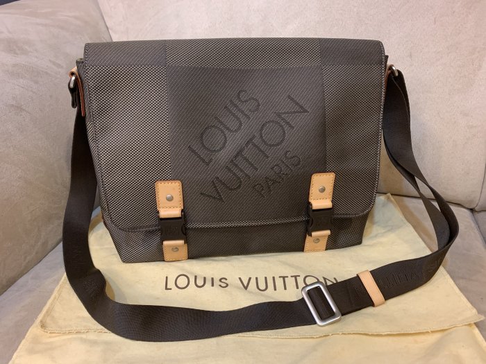 真品 LV 路易威登 緹花布 帆布 monogram 斜背包 側背包 書包 型男必備