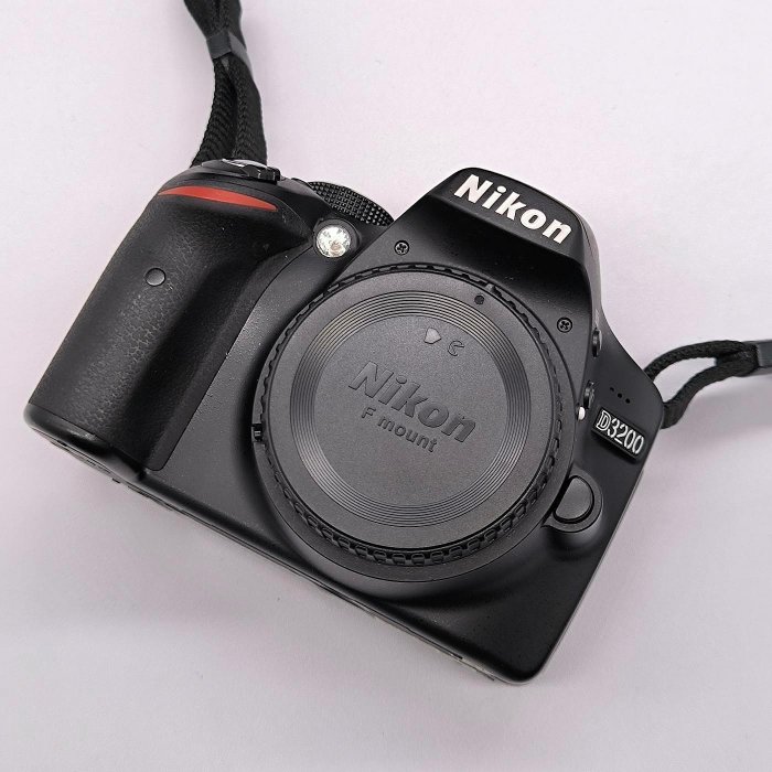 Nikon D3200 公司貨 低快門數 單機身 單眼相機